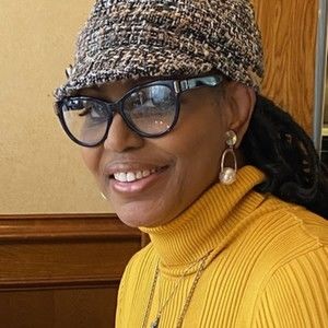 Meet your Posher, Cher